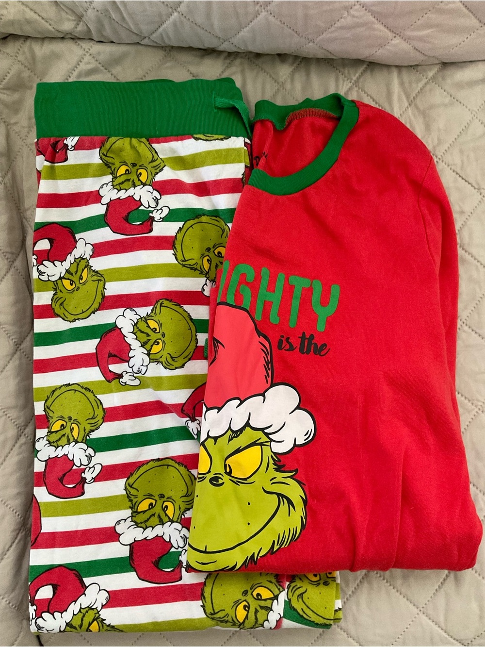 Dr. Seuss Grinch Red & Green Pajama Set
